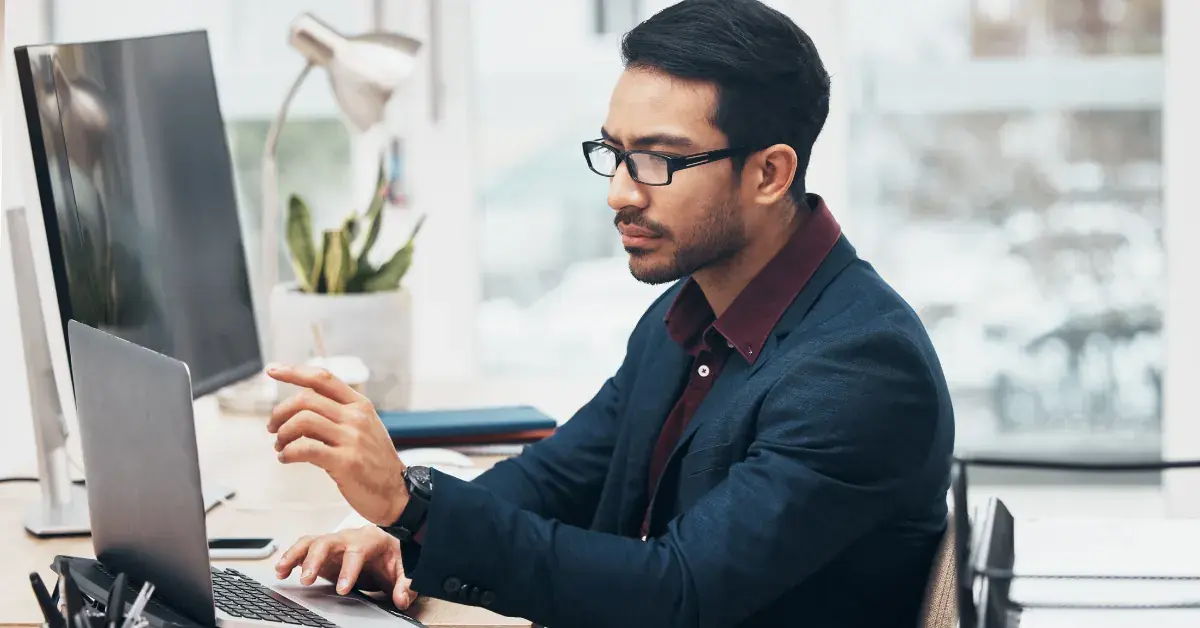 Accountant using MYOB Acumatica Payroll 